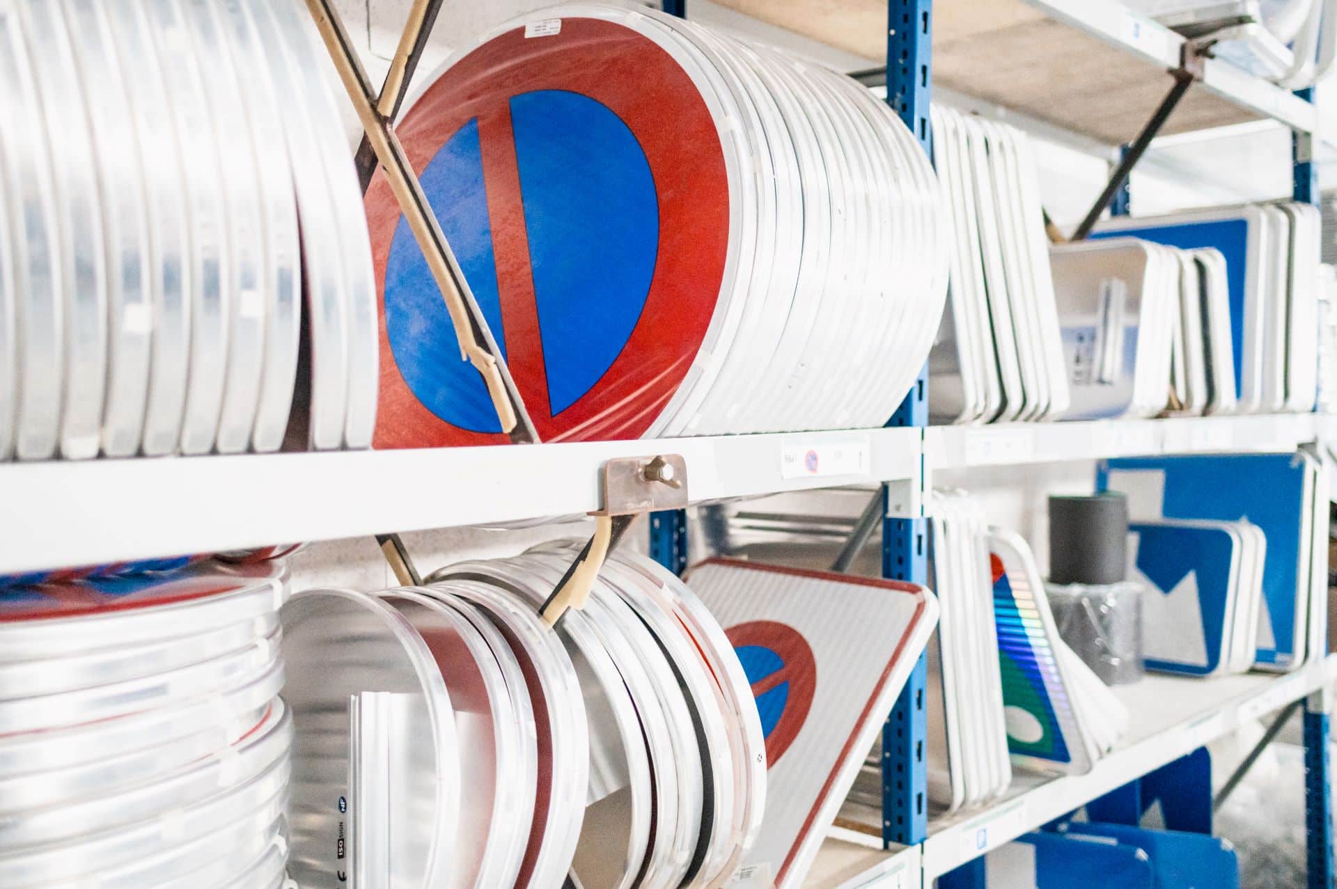 Panneaux de police réglementaires ASM